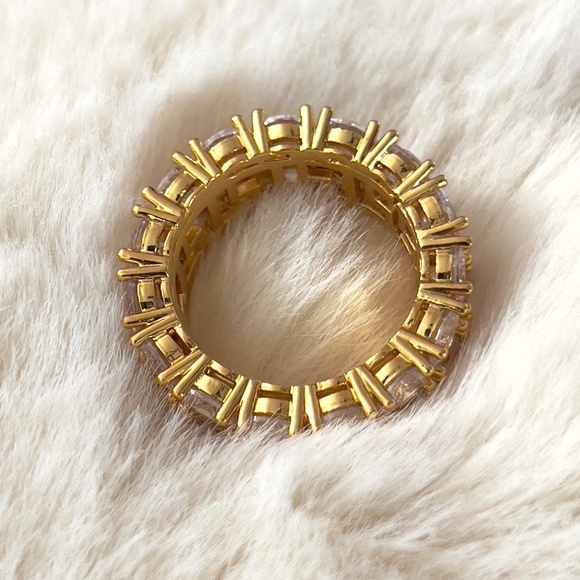 18K Goldplated Zirconia Ring - Picture 3 of 11